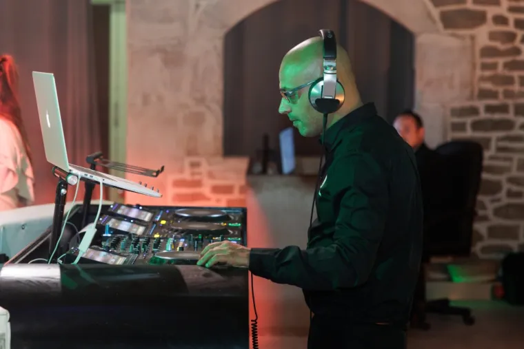 DJ pour évènement à Aix-en-Provence, Saint-Maximin-la-Sainte-Baume, Must Animation